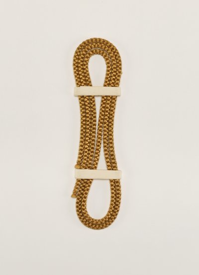 Cordão para fixar a tampa da boca do frasco de armazenamento de folhas de chá (kuchio), final do século XIX - início do século XX (seda com corante sintético) de Japanese School