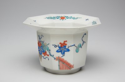 Xícara, final do século 17 ao início do 18 (Kakiemon, porcelana com esmalte sobre esmalte) de Japanese School