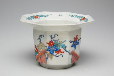 Xícara, final do século 17 ao início do 18 (Kakiemon, porcelana com esmalte sobre esmalte) de Japanese School