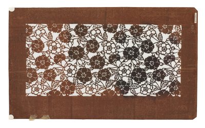 Estêncil de papel (katagami), final do século 19 (papel de casca de amoreira tratado com suco de caqui) de Japanese School