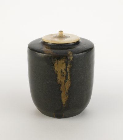Seto ware tea caddy, tipo katatsuki, Tea caddy (katatsuki chaire) de Japanese School