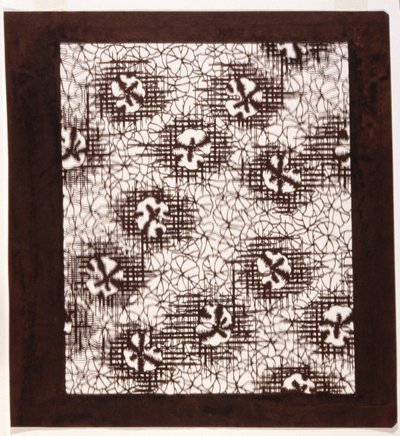 Stencil: Lírios e Padrões de Tecidos (papel) de Japanese School