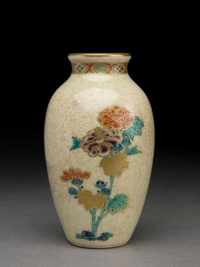 Vaso, final do século XIX (louça de barro satsuma com esmaltes de esmalte) de Japanese School
