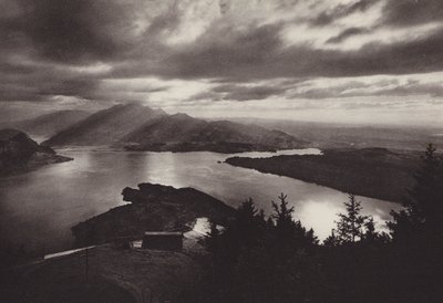 Rigi Kaltbad, clima noturno com vista de Känzeli (foto p/b) de Jean Gaberell