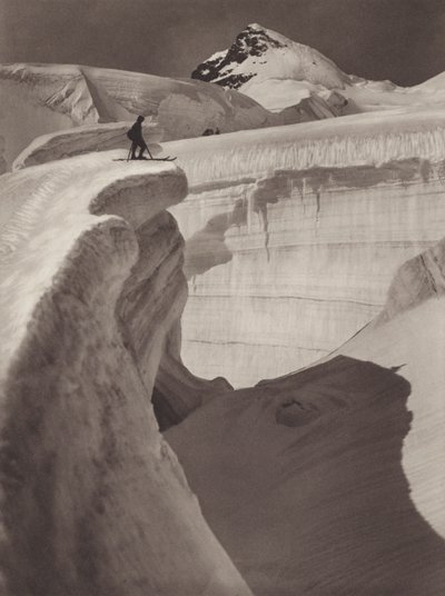 Suíça: O Jungfrau, Labirinto Glaciar, o Rottalhorn no fundo (foto a p/b) de Jean Gaberell