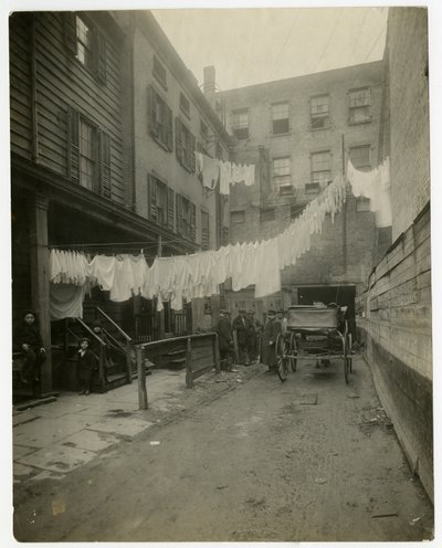 11 Christopher Street, Greenwich Village, Nova York, EUA, c.1917-20 (foto em prata gelatina) de Jessie Tarbox Beals
