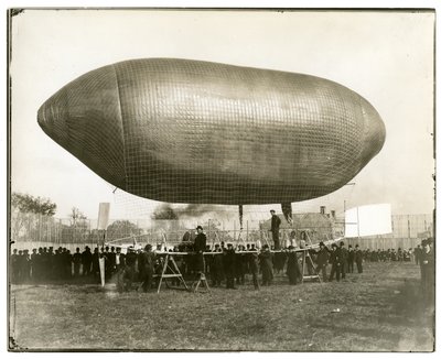 Nave Aérea "California Arrow" de Jessie Tarbox Beals