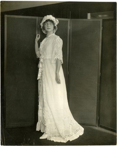 Franklin Suvoir ?, noite de verão de marquette e renda, c.1905-11 (foto em prata gelatina) de Jessie Tarbox Beals