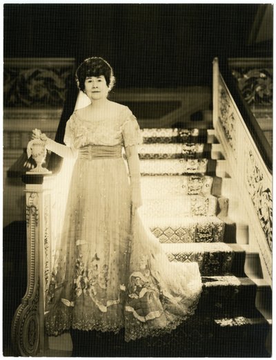 Sra. Frank G Logan de Chicago, mecenas da arte, c.1931-34 (foto em prata gelatina) de Jessie Tarbox Beals