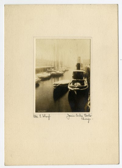 Old T Wharf, c.1902-10 (foto gelatina prateada) de Jessie Tarbox Beals