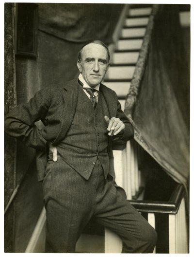 Príncipe Paul Troubetzkoy, escultor - de Paris & Moskow, c.1905-06 (foto em prata gelatina) de Jessie Tarbox Beals