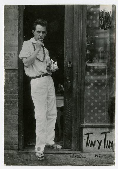 Tiny Tim, Greenwich Village, Nova York, EUA, c.1915-22 (foto em prata gelatina) de Jessie Tarbox Beals