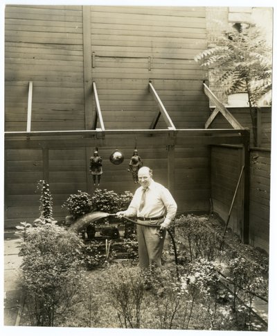 Tony Sarg, c.1905-40 (foto gelatina prateada) de Jessie Tarbox Beals