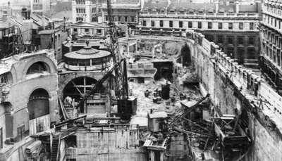 Bank, como visto do telhado do Royal Exchange, Londres, 1926-1927. de Joel