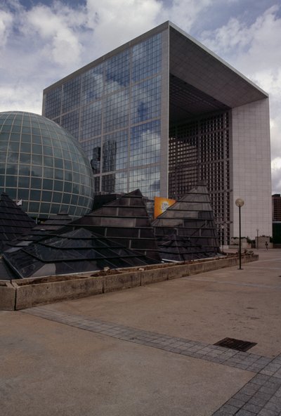 Edifícios no bairro de La Defense, Paris, Ile-de-France, França, Detalhes de Johan Otto von & Andreu Paul (1938 2018) Spreckelsen