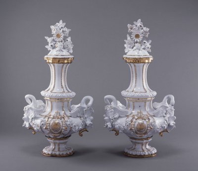 Par de vasos do serviço «Swan» de Johann Joachim Kändler