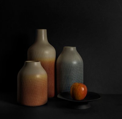 Vasos em tom terra - Maçã de John-Mei Zhong
