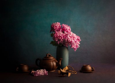 Hora do Chá com Crisântemos Cor-de-rosa de John-Mei Zhong