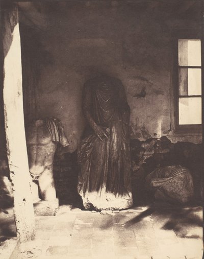Antiguidades no Museu em Cherchell, Argélia, 1853-54. de John Beasley Greene