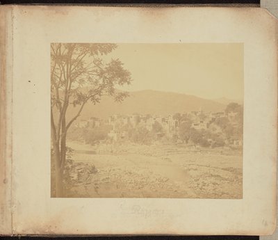 Rajaori. Na estrada de Poonch para Srinaggar de John Edward Saché
