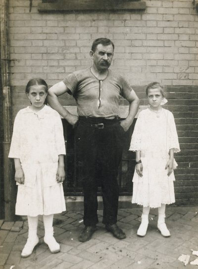 Um operário e as suas filhas, Kensington, Filadélfia de John Frank Keith