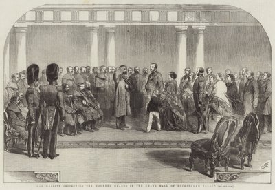 Sua Majestade inspecionando os guardas feridos no Grande Salão do Palácio de Buckingham de John Gilbert