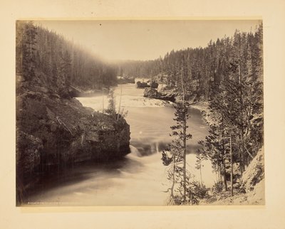 Rápidos do Yellowstone acima das cataratas de John K. Hillers