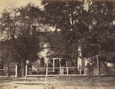 Aiken House, em Weldon Railroad, Virgínia., Fevereiro de 1865 (impressão abumen montado em papel de parede) de John Reekie