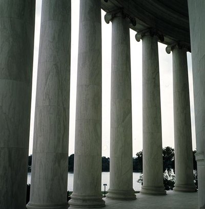 Detalhe da colunata, construída em 1938-43 (foto) de John Russell Pope