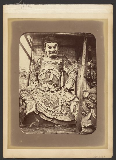[Estátua de uma figura chinesa]. de John Thomson