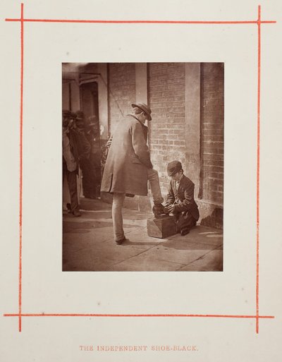 The Independent Shoe-Black, 1877. de John Thomson