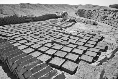 Fábricas de tijolos em Rajasthan, Índia, 2016 (foto) de Jon Nicholson