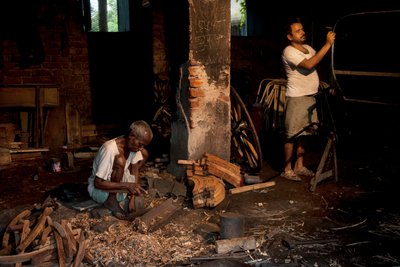 Puxadores de riquexó, Calcutá, 2009 (foto) de Jon Nicholson