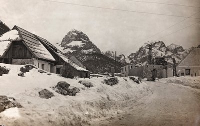 Álbum "Meine weltkriegs - Erinnerungen South-West Front (Caríntia, Itália, Tirol do Sul) (My world war - memories of the South-Western Front in Carinthia, Italy, Trentino-Alto Adige) 31/03/1915-12/11/1918 - Josef Zohles Wien ": vista da Cave del Predil (b/ de Josef Zohles