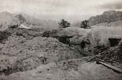 Álbum "Meine weltkriegs - Erinnerungen South-West Front (Caríntia, Itália, Tirol do Sul) (My world war - memories of the South-Western Front in Carinthia, Italy, Trentino-Alto Adige) 31/03/1915-12/11/1918 - Josef Zohles Wien ": trincheiras na neve do de Josef Zohles