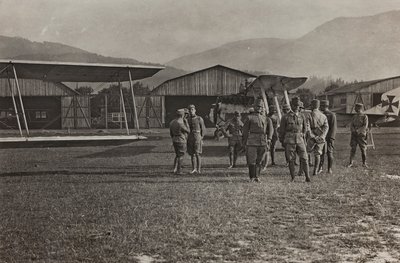 Álbum "Meine weltkriegs - Erinnerungen the South-West Front (Carinthia, Italien, South Tyrol) (My world war - memories of the South-Western Front in Carinthia, Italy, Trentino Alto Adige) 31 / III / 1915-12 / XI / 1918 - Josef Zohles Wien ": aeródromo (p/b de Josef Zohles
