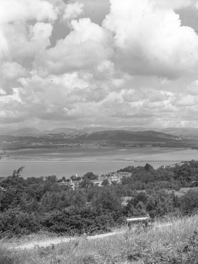 Vista para o estuário de Kent com o viaduto visível de Joseph Hardman