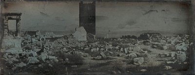 Ruínas e primeiro plano, Acrópole, Atenas, 1842. de Joseph Philibert Girault De Prangey