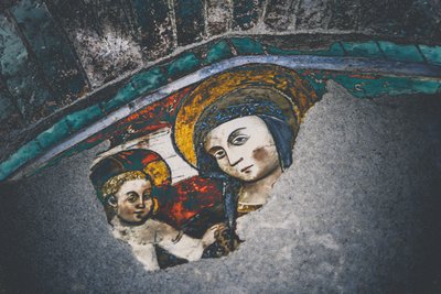 Madona e Menino, da série Maria e Jesus em Savonna, 2015 (fotografia) de Joy Lions