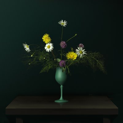 Natureza morta com vaso de flores silvestres de Juan Antonio Palacios