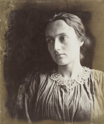 Annie Chinery Cameron, 1870-72 (impressão em prata albumina) de Julia Margaret Cameron