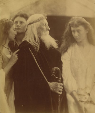 Rei Lear Alotting His Kingdom to His Three Daughters, 1872. de Julia Margaret Cameron