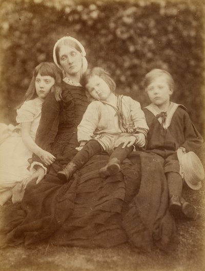 Sra. Herbert Duckworth com Florence Fisher, George Duckworth e Herbert Fisher de Julia Margaret Cameron