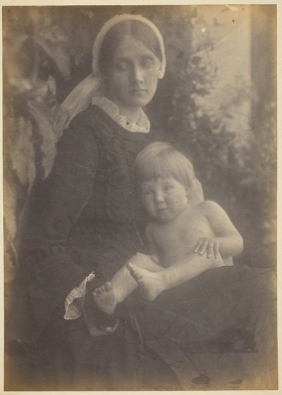Sra. Herbert Duckworth com Gerald Duckworth, 1872. de Julia Margaret Cameron