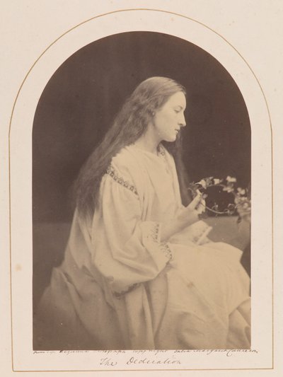A Dedicação [Hattie Campbell] de Julia Margaret Cameron
