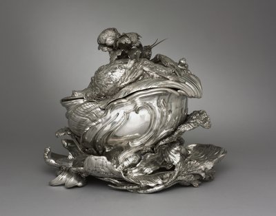 Platter, Tureen e Tureen Lid, feitos por Henry Adnet de Juste Aurèle Meissonnier