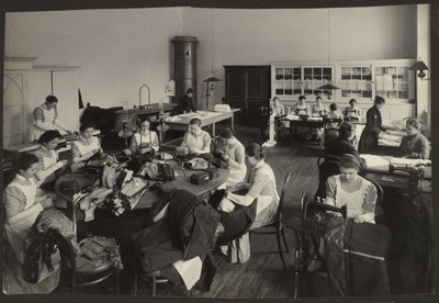 Aula de confeção de vestidos de Karl Karlovitz Bulla