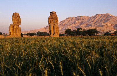 Colossos de Ménon; Amenhotep III; de Kenneth Garrett