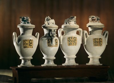 Recipientes falsos, Tjuya; KV 46; Vale dos Reis; reinado de Amenhotep III. Tjuya foi..., 2009 (foto) de Kenneth Garrett