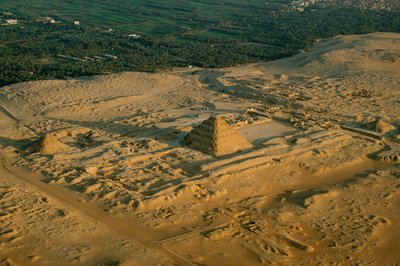 Egipto; Arqueologia; Antigo Reino; Saqqara; Pirâmide de Djoser, Pirâmide de degraus, 3ª Dinastia de Kenneth Garrett